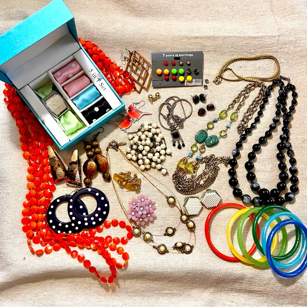 Vintage Mixed Jewelry Lot #3, 39 Pieces All Wearable, Perfect Reseller Lot